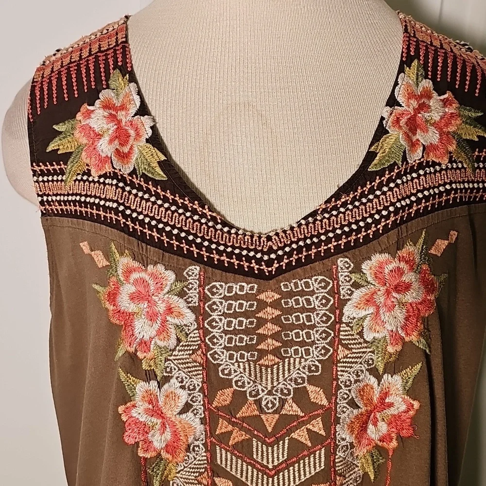 Johnny‎ Was Olive Green  Sleeveless Dress with Floral Embroidery. Size Meduim - Picture 2 of 9